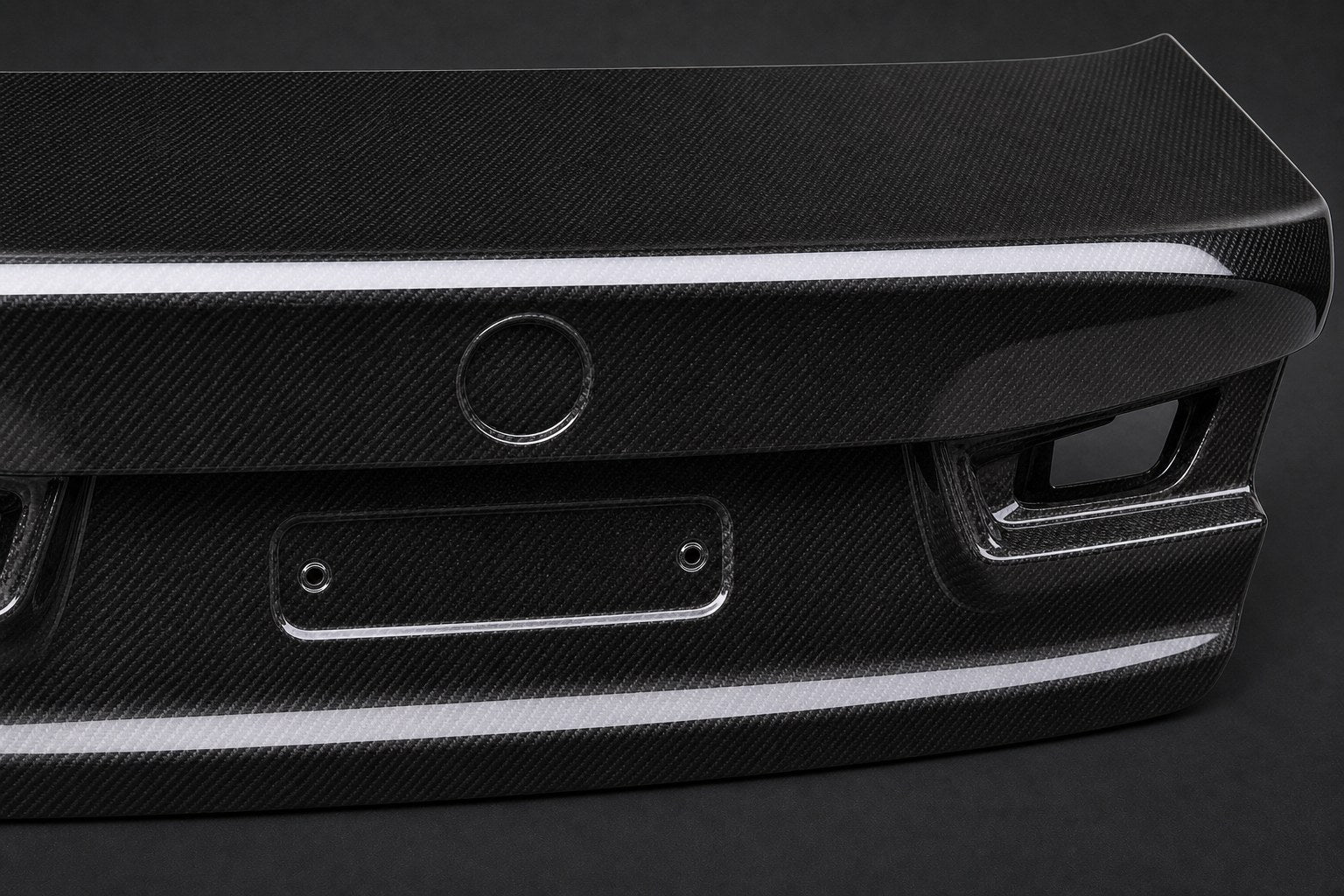 2019-2025 BMW 3 Series G20/G28 Carbon Fiber Decklid - Detail closeup