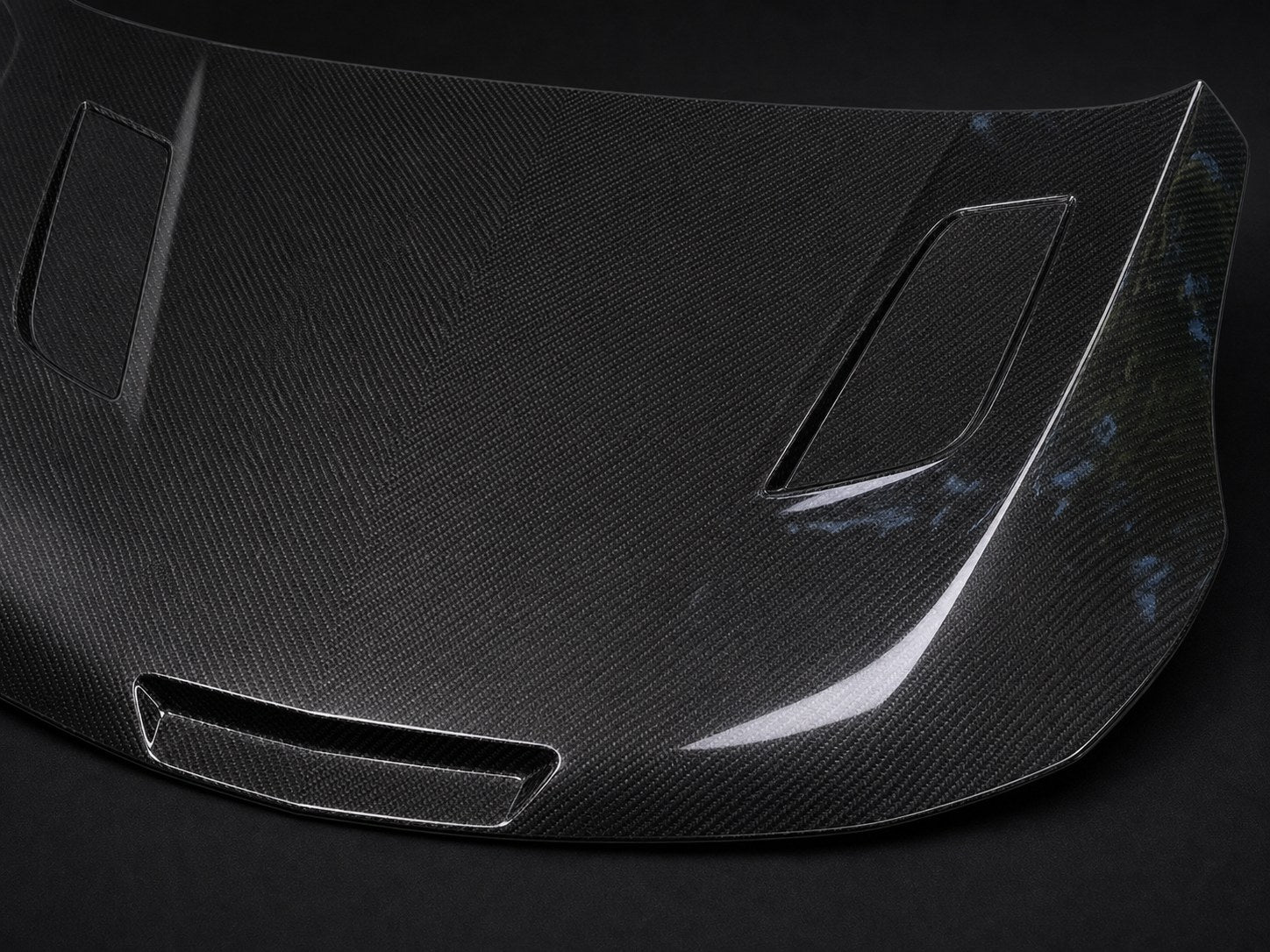 2016-2019 Chevrolet Cruze 2nd Gen Vented Carbon Fiber Hood - Detail closeup