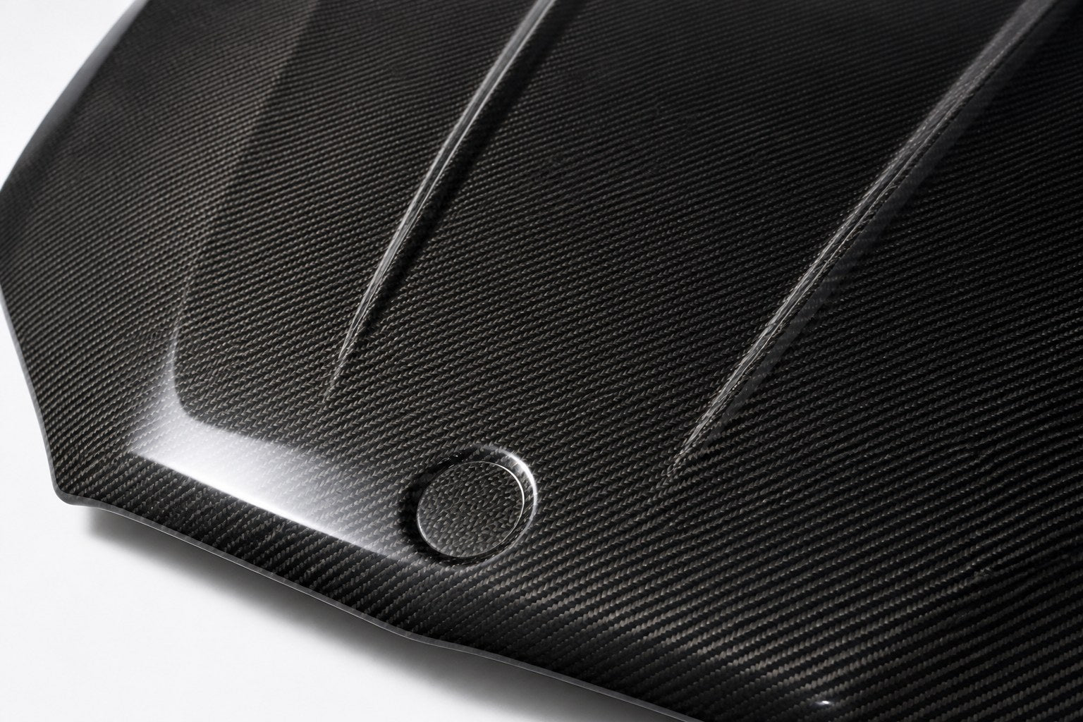 2017-2023 BMW 5 Series G30 / F90 M5 OEM Style Carbon Fiber Hood - Detail closeup