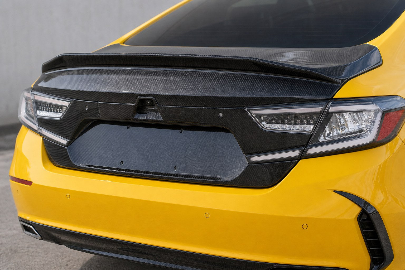 2018-2022 Honda Accord OE Style Carbon Fiber Decklid - Installed context