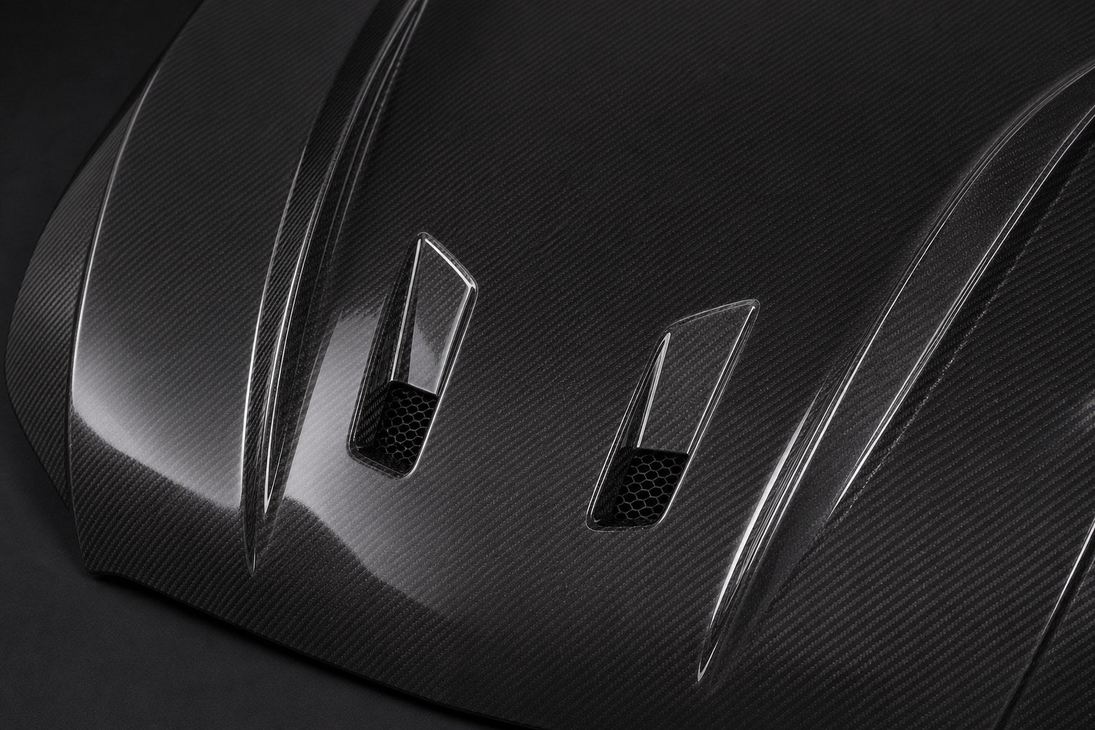 2008-2011 Mercedes-Benz C-Class W204 Pre-Facelift Carbon Fiber Hood - Detail closeup