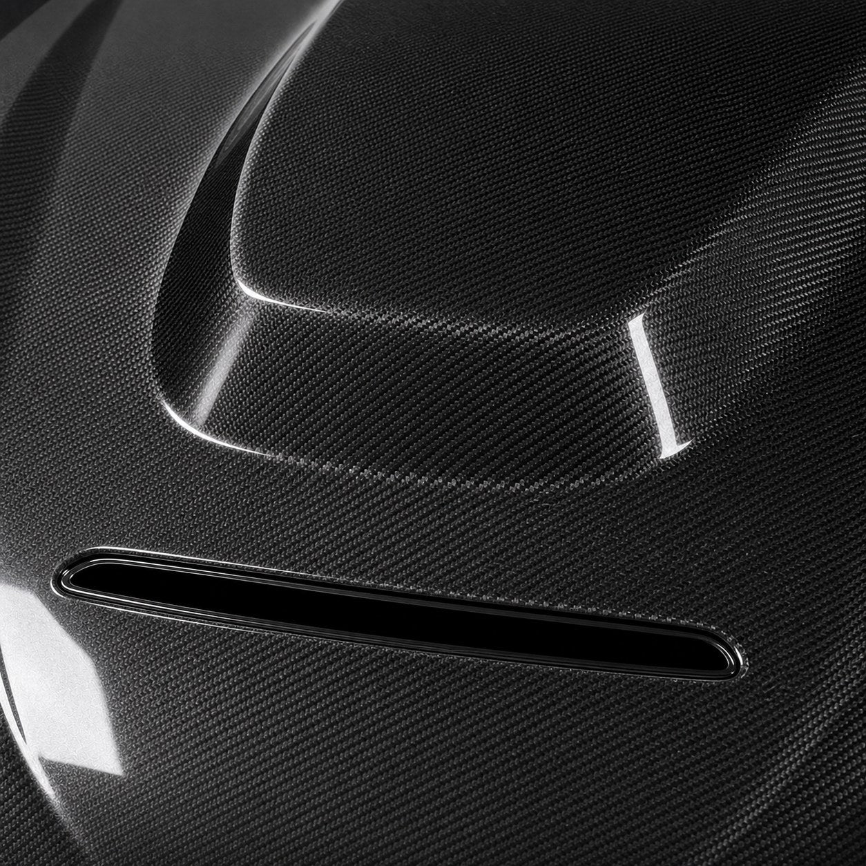 2015-2020 BMW M3 F80 / M4 F82/F83 Carbon Fiber Hood - Detail closeup