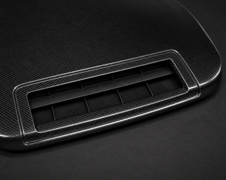 2007-2014 Toyota FJ Cruiser Carbon Fiber Hood - Detail closeup