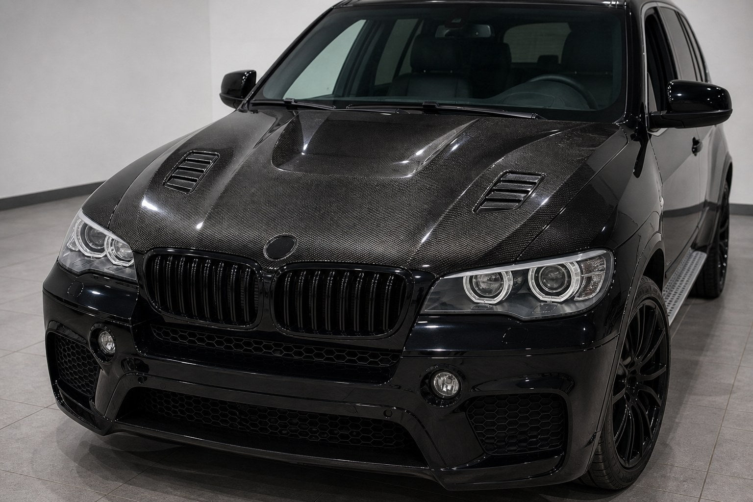 2014-2018 BMW X5 F15 / X6 F16 Carbon Fiber Hood - Installed context