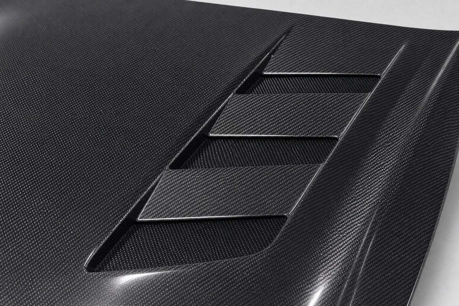 2008-2015 Infiniti G37 / Q60 V36 Coupe Carbon Fiber Hood - Detail closeup