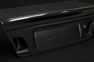 1999-2006 BMW 3 Series E46 Carbon Fiber Decklid - Detail closeup