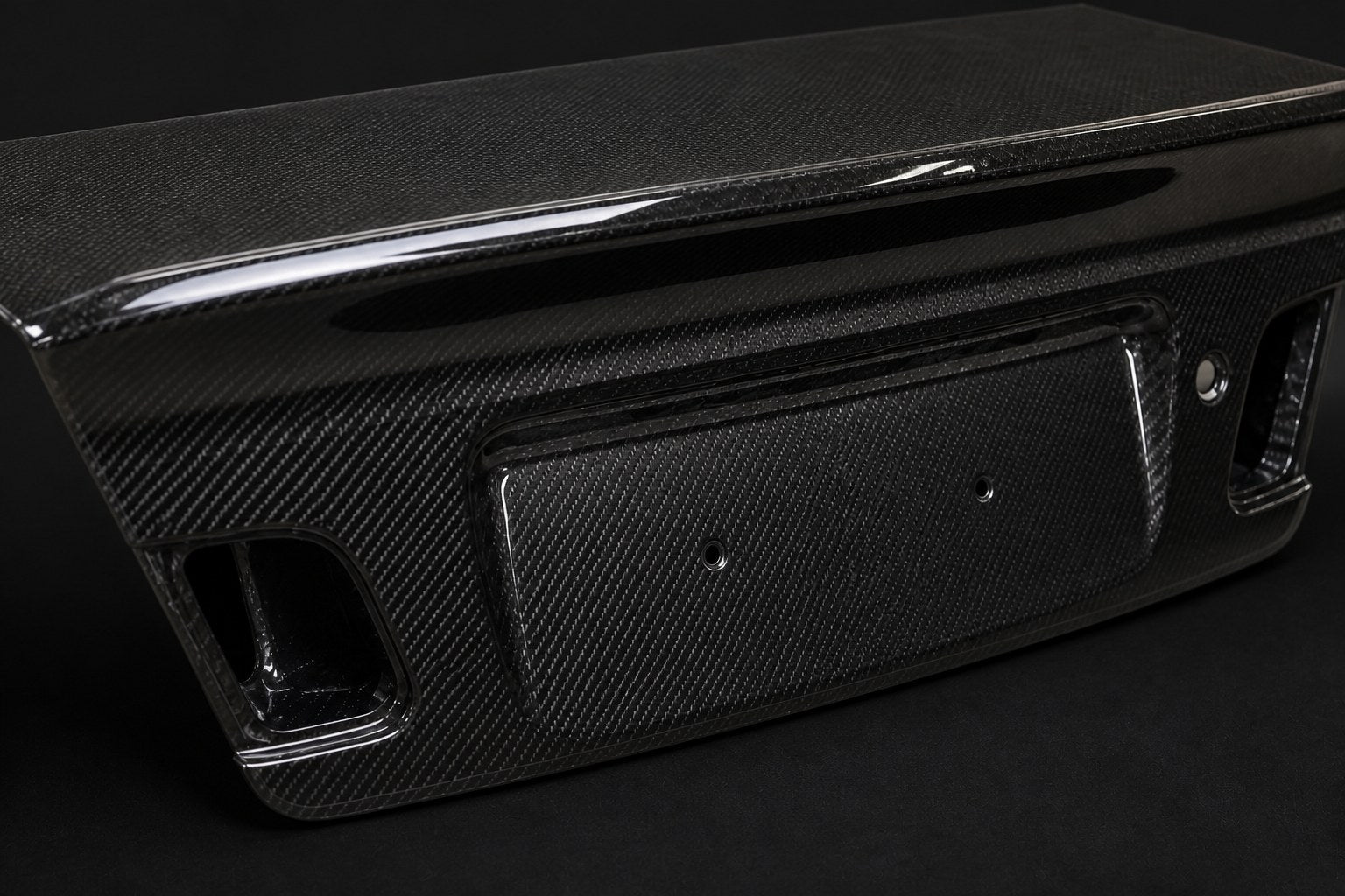 1999-2006 BMW 3 Series E46 Carbon Fiber Decklid - Detail closeup