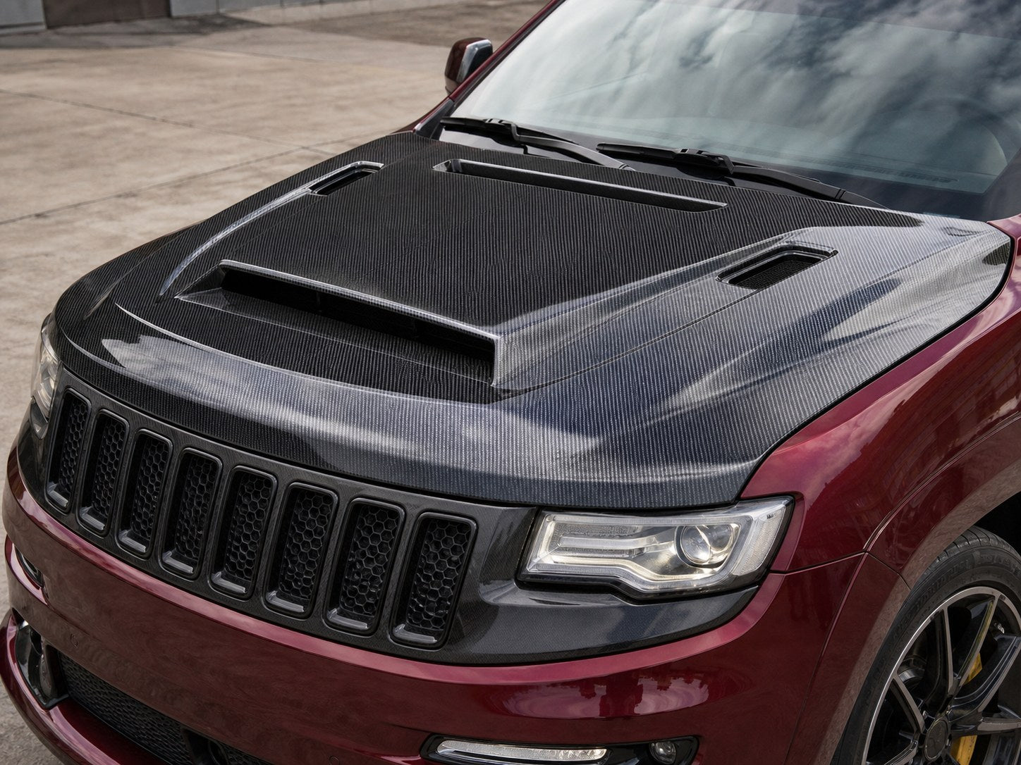 2011-2021 Jeep Grand Cherokee WK2 Carbon Fiber Hood - Installed context