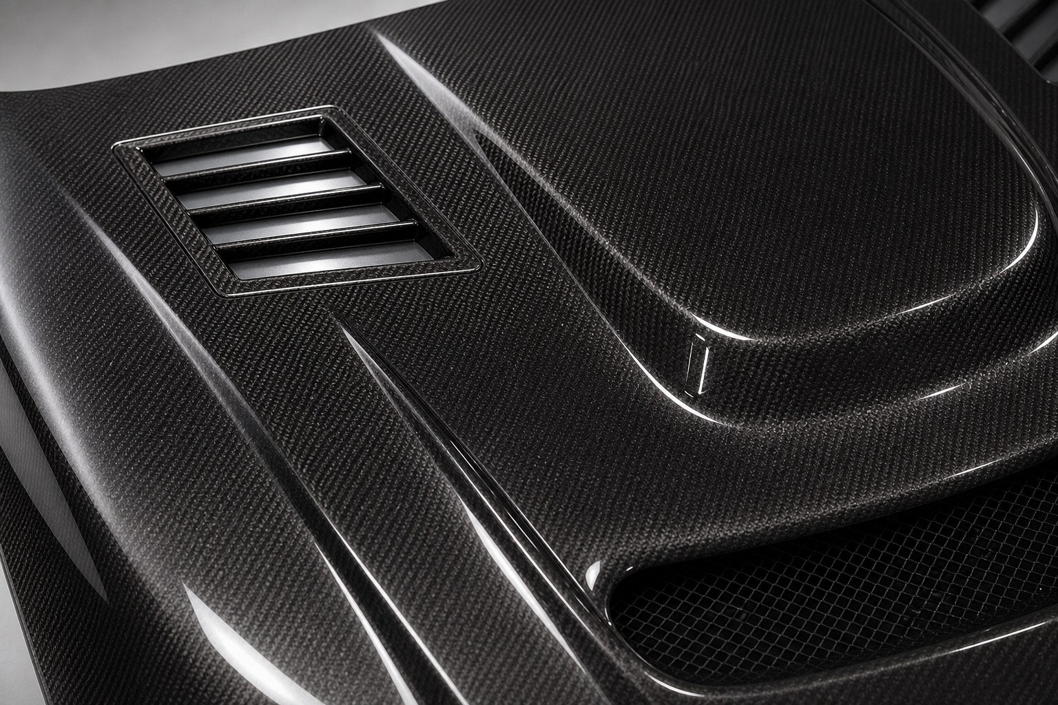 2015-2020 BMW F80 M3 / F82 M4 Carbon Fiber Hood - Detail closeup