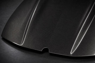 2010-2012 Ford Mustang S197 Facelift Carbon Fiber Hood - Detail closeup