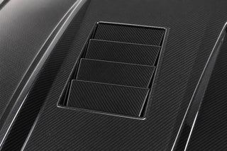 2010-2013 Mercedes-Benz E-Class W212 Pre-Facelift Carbon Fiber Hood - Detail closeup