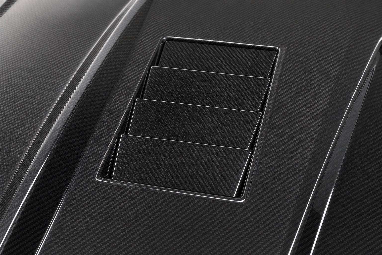 2010-2013 Mercedes-Benz E-Class W212 Pre-Facelift Carbon Fiber Hood - Detail closeup