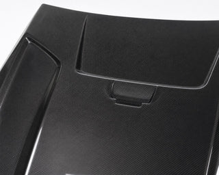 2020-2026 Mercedes-Benz GLS X167 Carbon Fiber Hood - Detail closeup