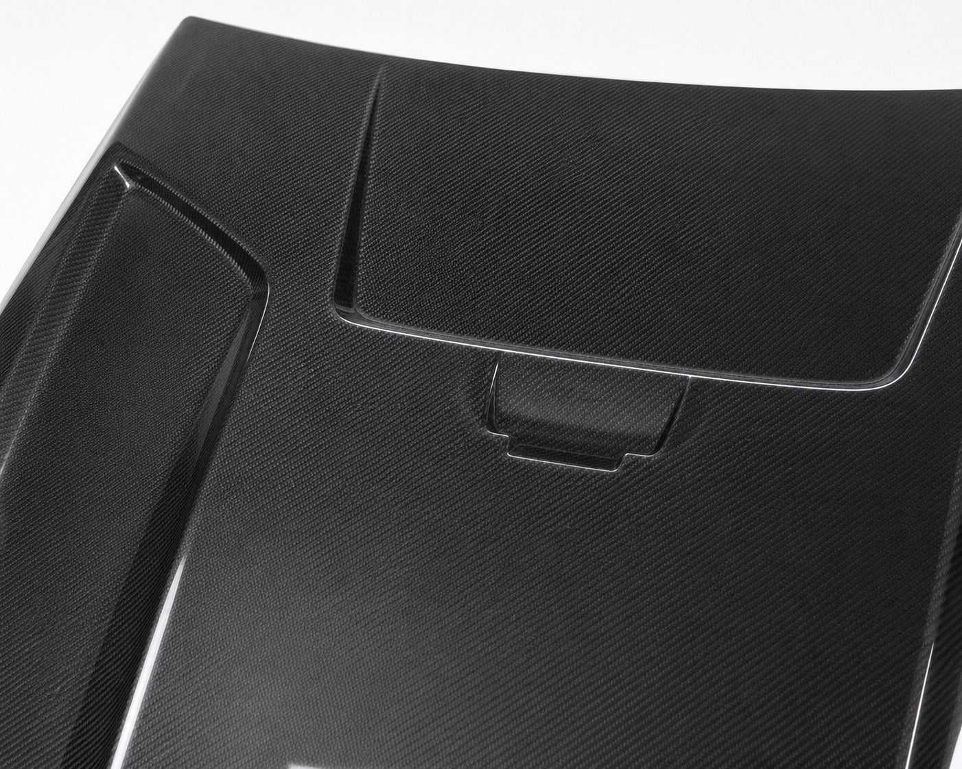 2020-2026 Mercedes-Benz GLS X167 Carbon Fiber Hood - Detail closeup
