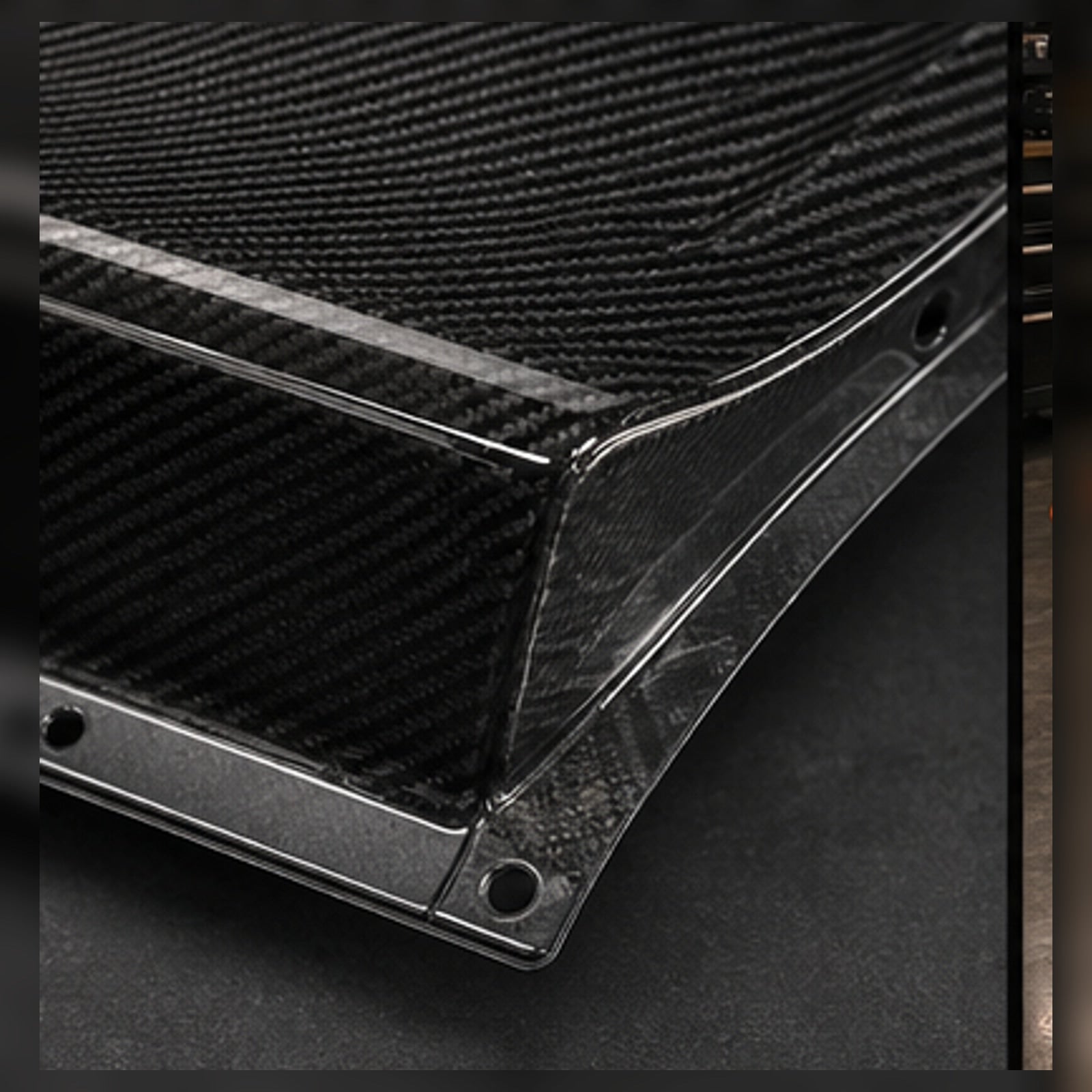 [CPIMG-BATCH:2013-2016-mustang-s550-carbon-fiber-decklid-b1pi2h--04] 2013-2016 Mustang S550 Carbon Fiber Decklid Carbon detail