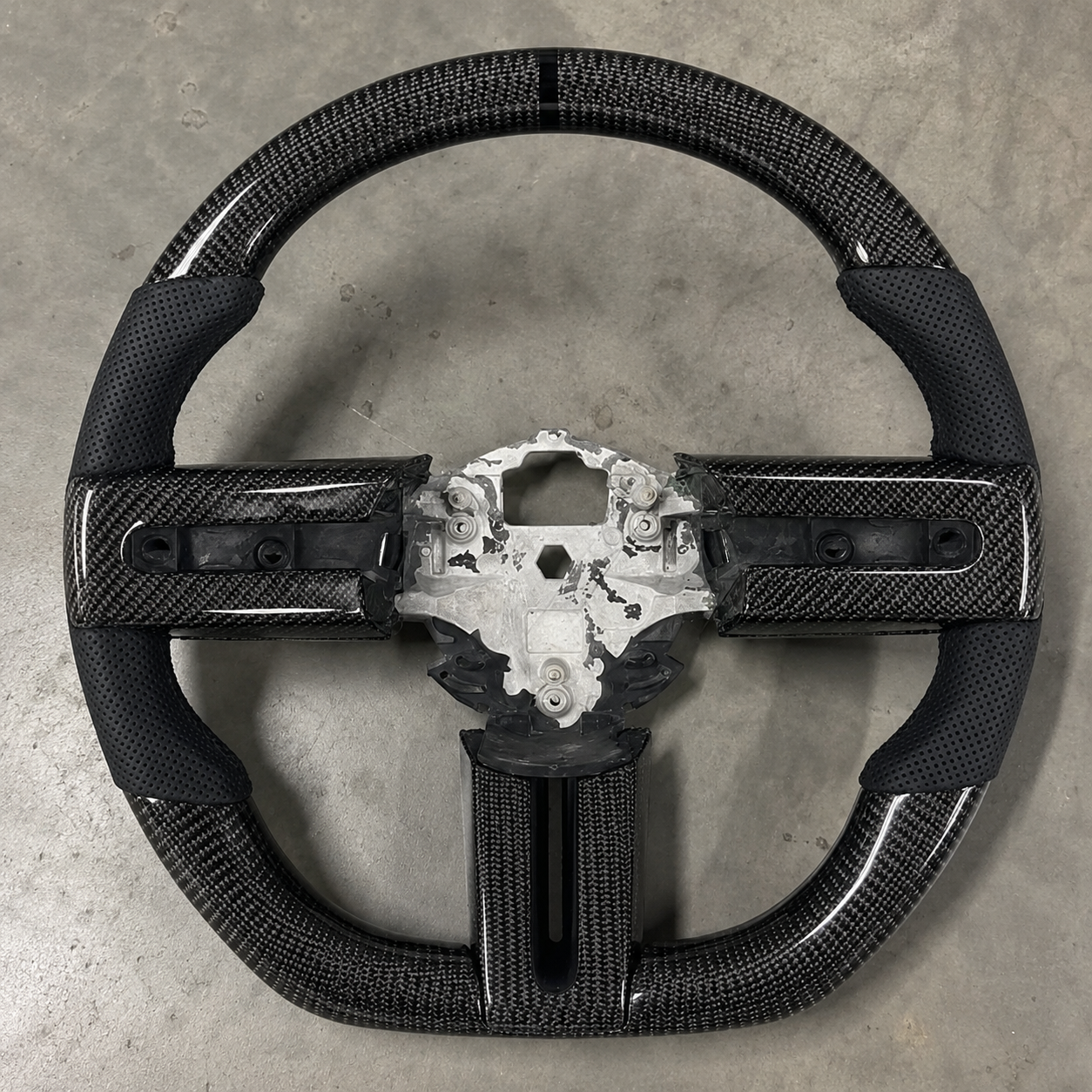 2009-2013 Ford Mustang GT/Shelby GT350/GT500 Carbon Fiber Steering Wheel