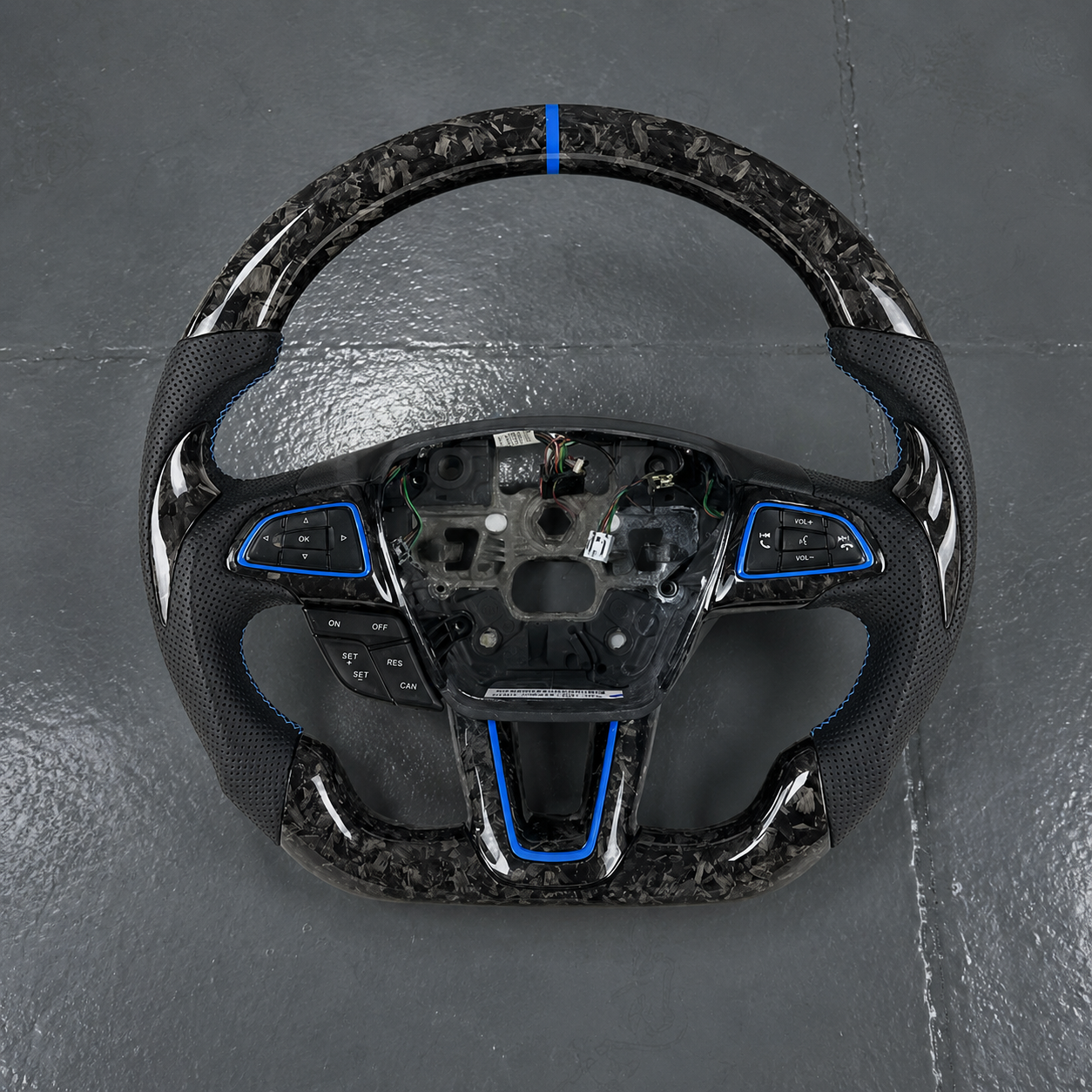 2015-2016 Ford Focus MK3 ST/RS Forged Carbon Fiber Steering Wheel