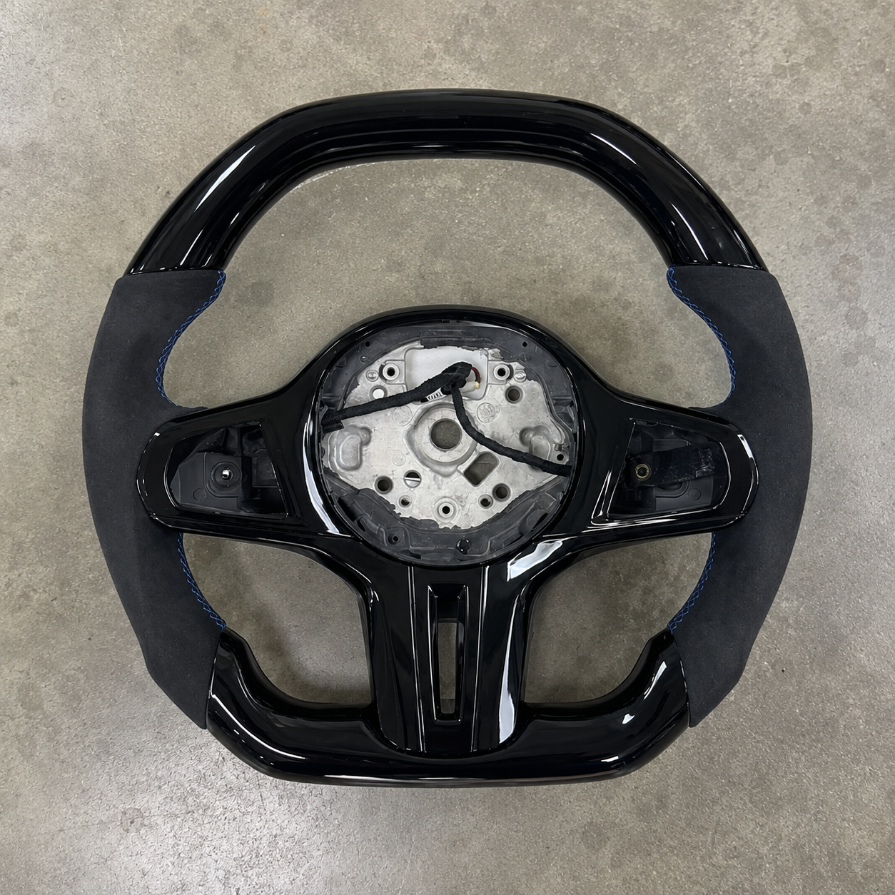 2017-2024 BMW G-Series Gloss Black Carbon Fiber Steering Wheel