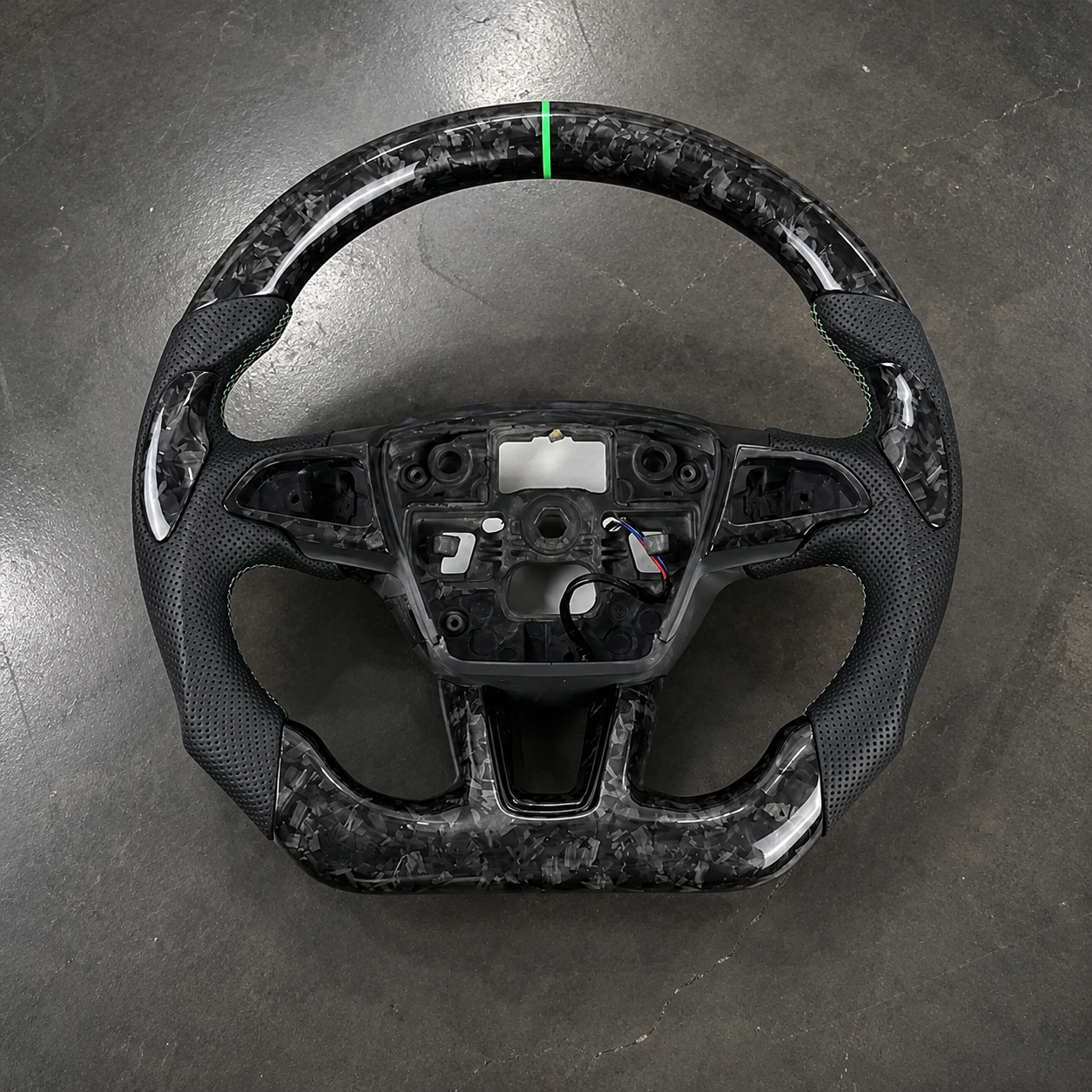 2012-2019 Ford Focus/Kuga/Escape Forged Carbon Fiber Steering Wheel
