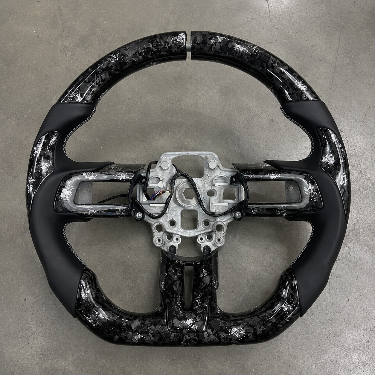 2024-2026 Ford Mustang S650 GT/EcoBoost Suede Carbon Fiber Steering Wheel