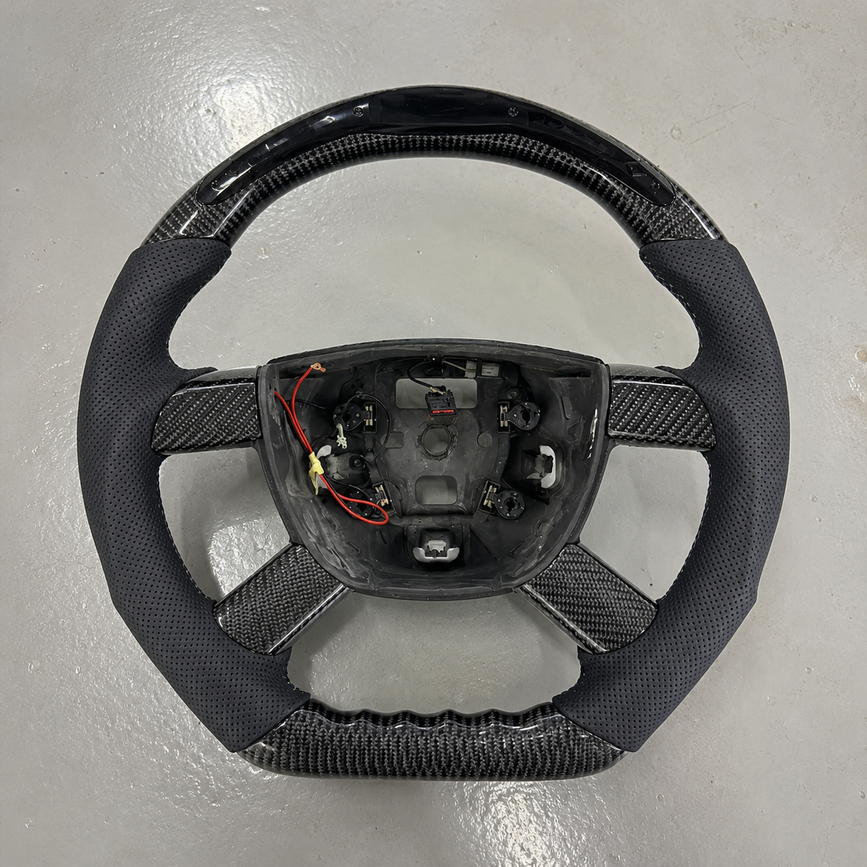 2005-2011 Ford Focus MK2 GT/RS LED Carbon Fiber Steering Wheel